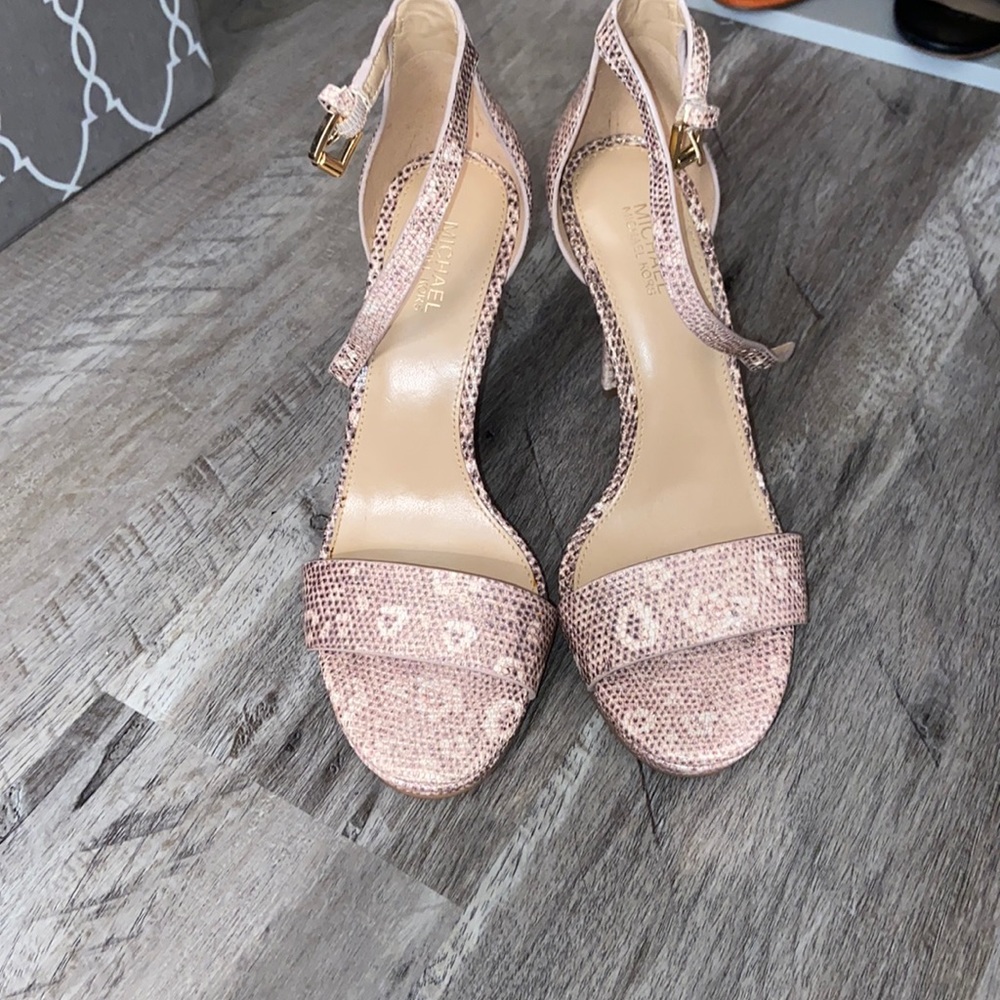 Michael Kors pumps